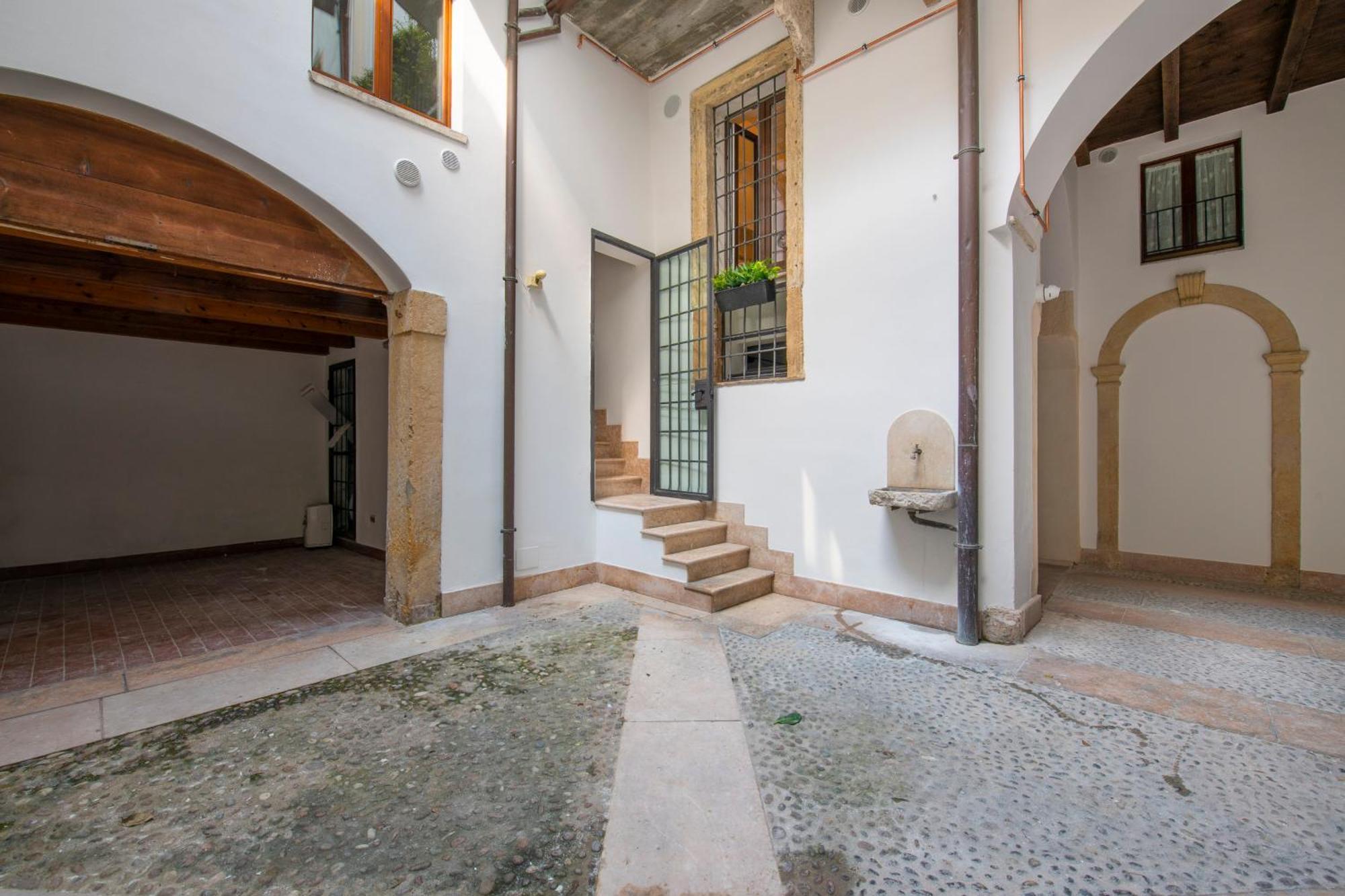 Appartamento Borsarihouse Wifi & Smarttv Verona Esterno foto