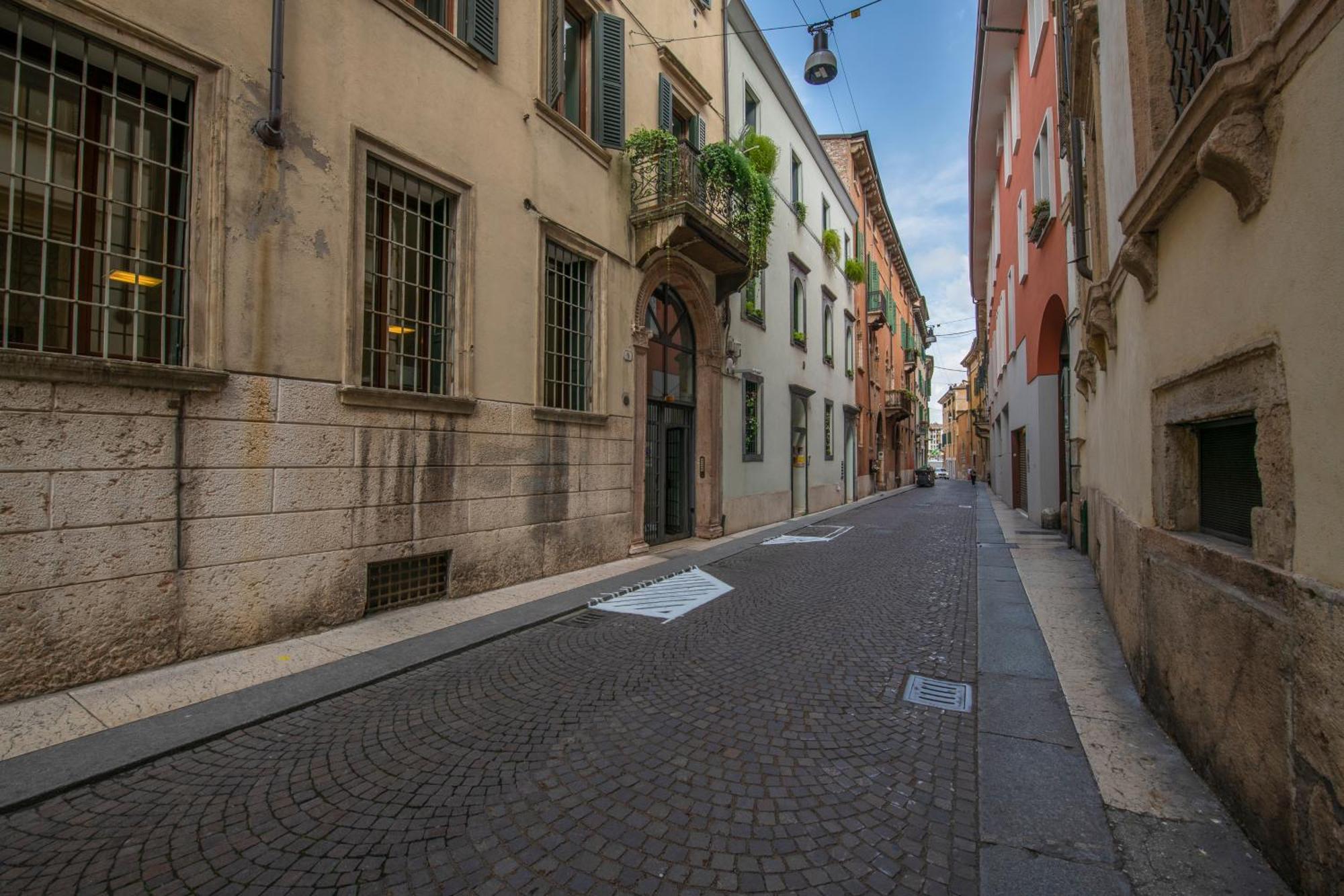 Appartamento Borsarihouse Wifi & Smarttv Verona Esterno foto